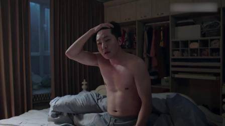 都挺好：啃老儿子和儿媳开小会，亲爹却在隔壁咳嗽，顿时没了兴致