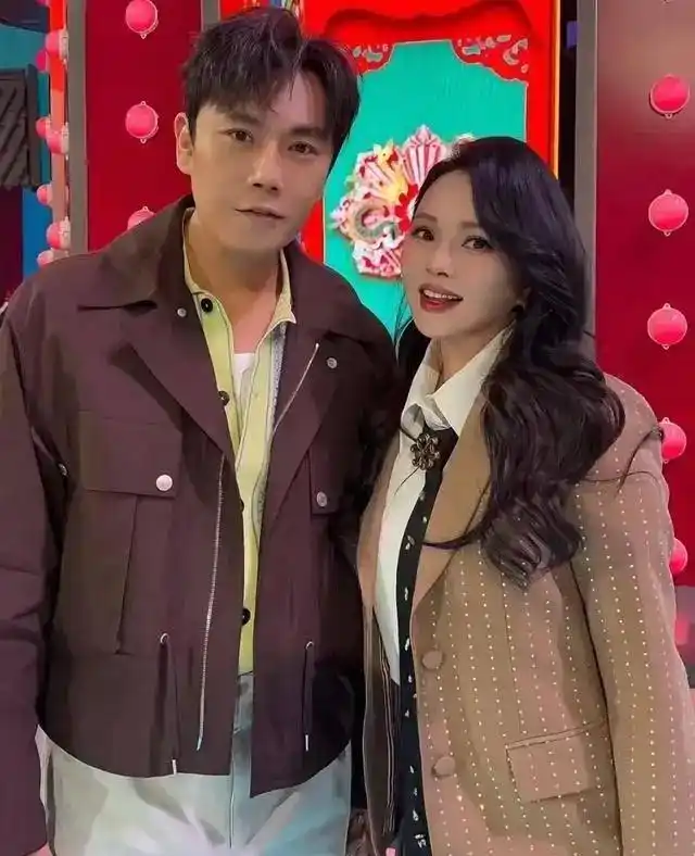 伊能静近况_伊能静照片下载_伊能静婚姻生活